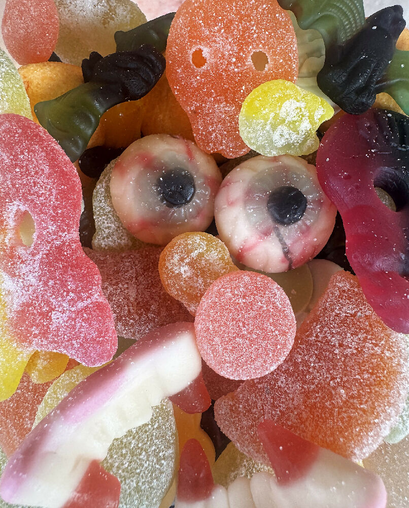 pic-n-mix_spooky-closeup_graded